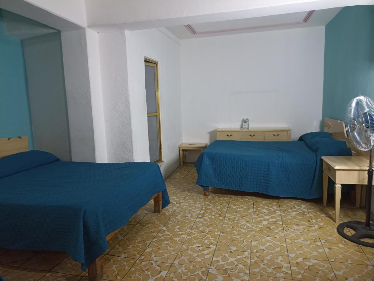 Hotel Viena Ирапуато Екстериор снимка
