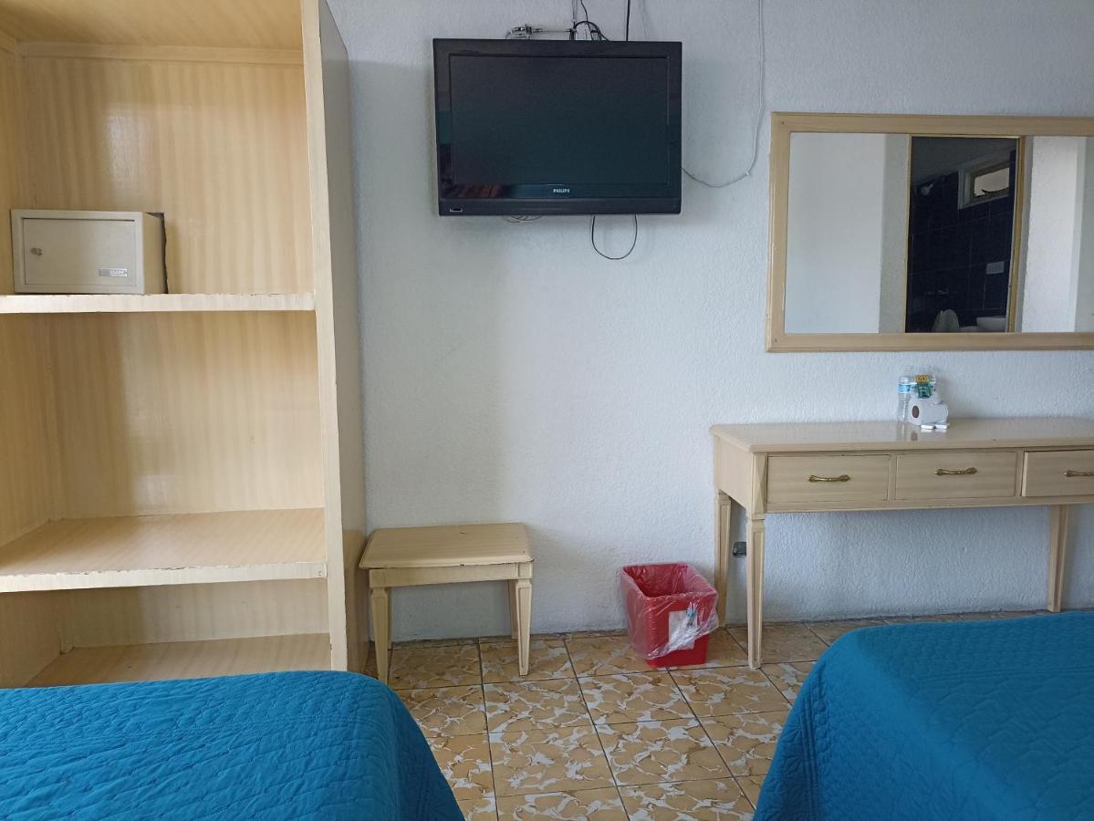 Hotel Viena Ирапуато Екстериор снимка