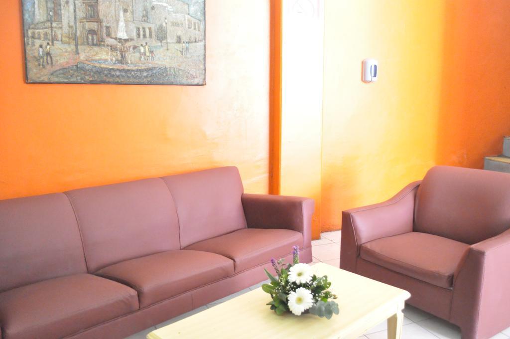 Hotel Viena Ирапуато Екстериор снимка